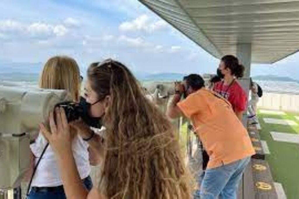 dmz mit nordkoreanisch lizensiertem nordkoreanischem tourguide mit dolmetscher